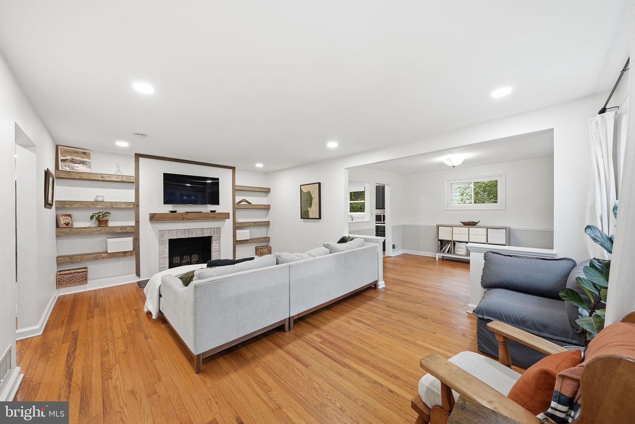 INDIAN SPRING HILLS - Residential