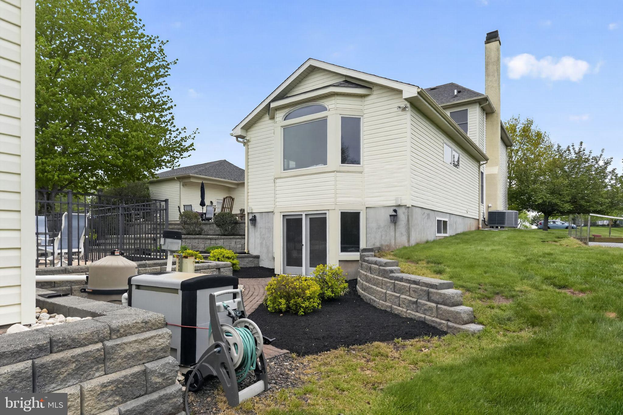 MAINLAND RIDGE - Commercial Sale