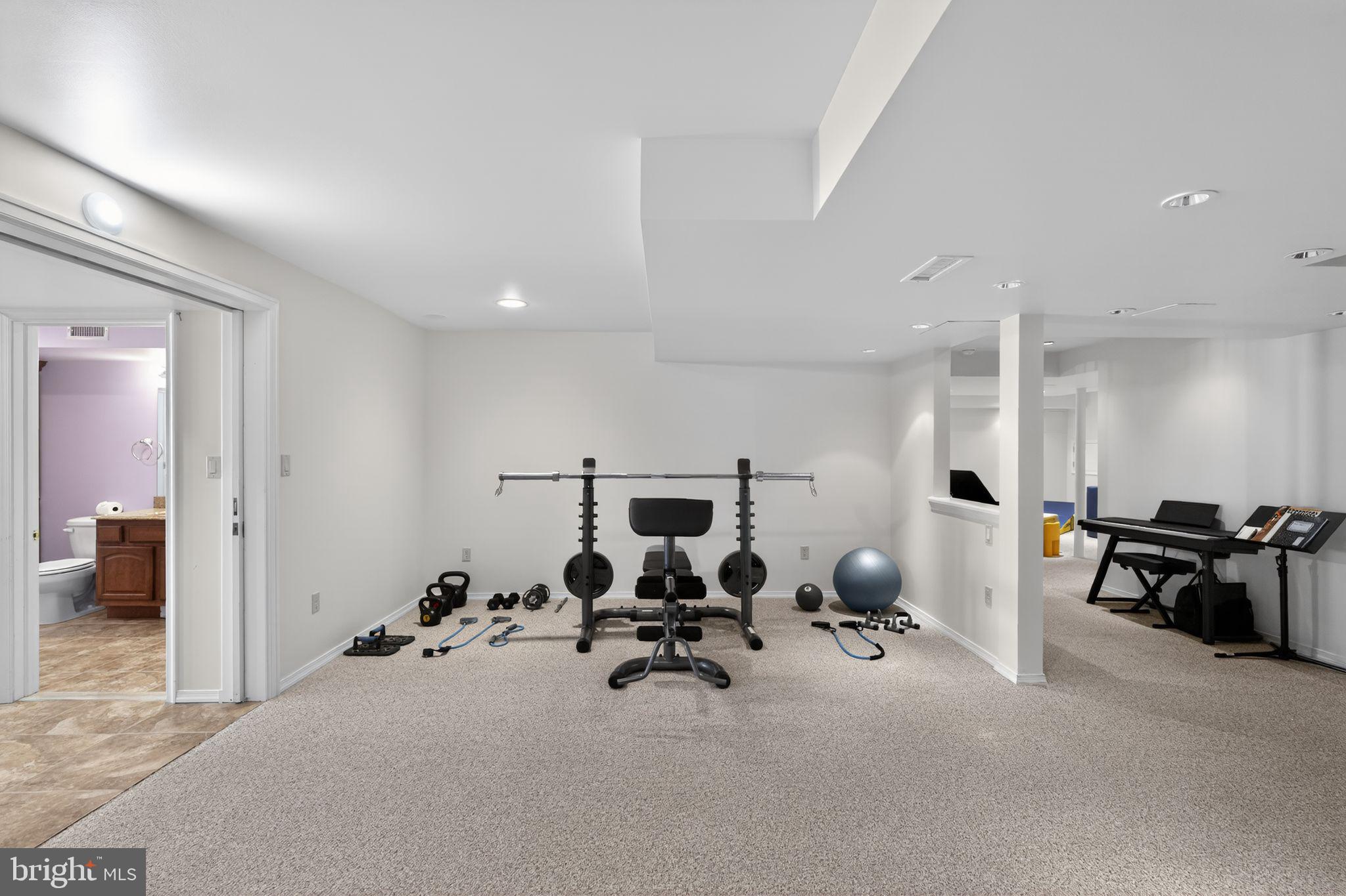 MAINLAND RIDGE - Commercial Sale
