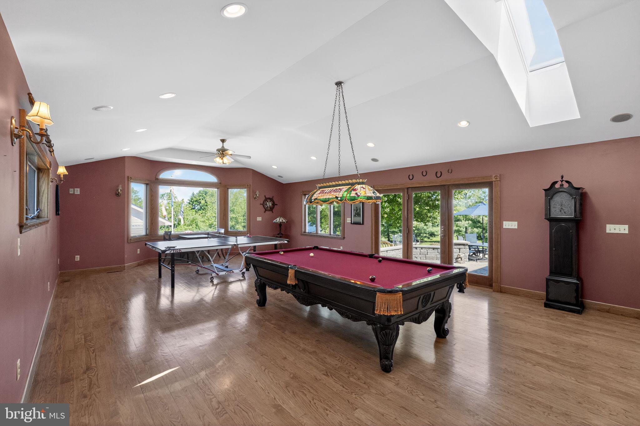 MAINLAND RIDGE - Commercial Sale