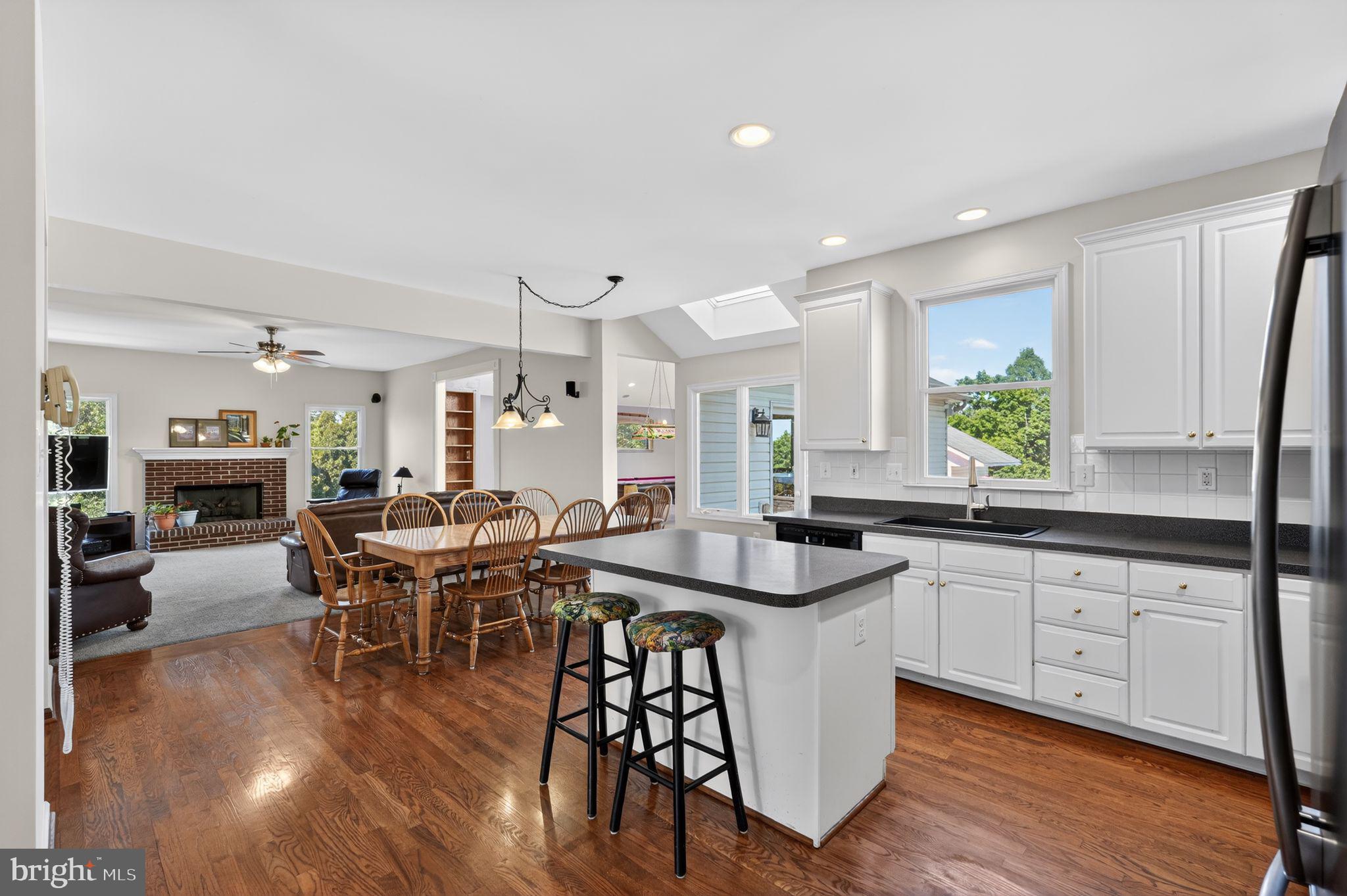 MAINLAND RIDGE - Commercial Sale
