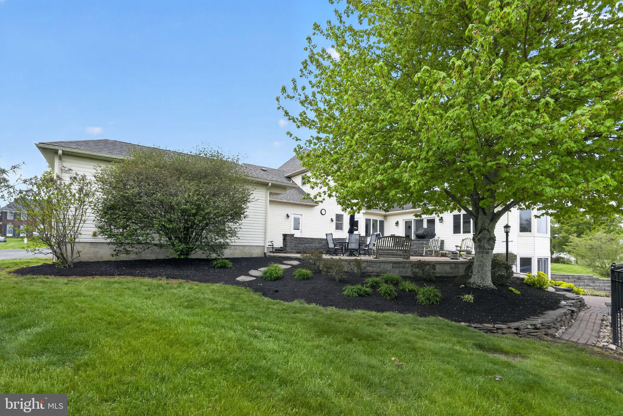 MAINLAND RIDGE - Commercial Sale