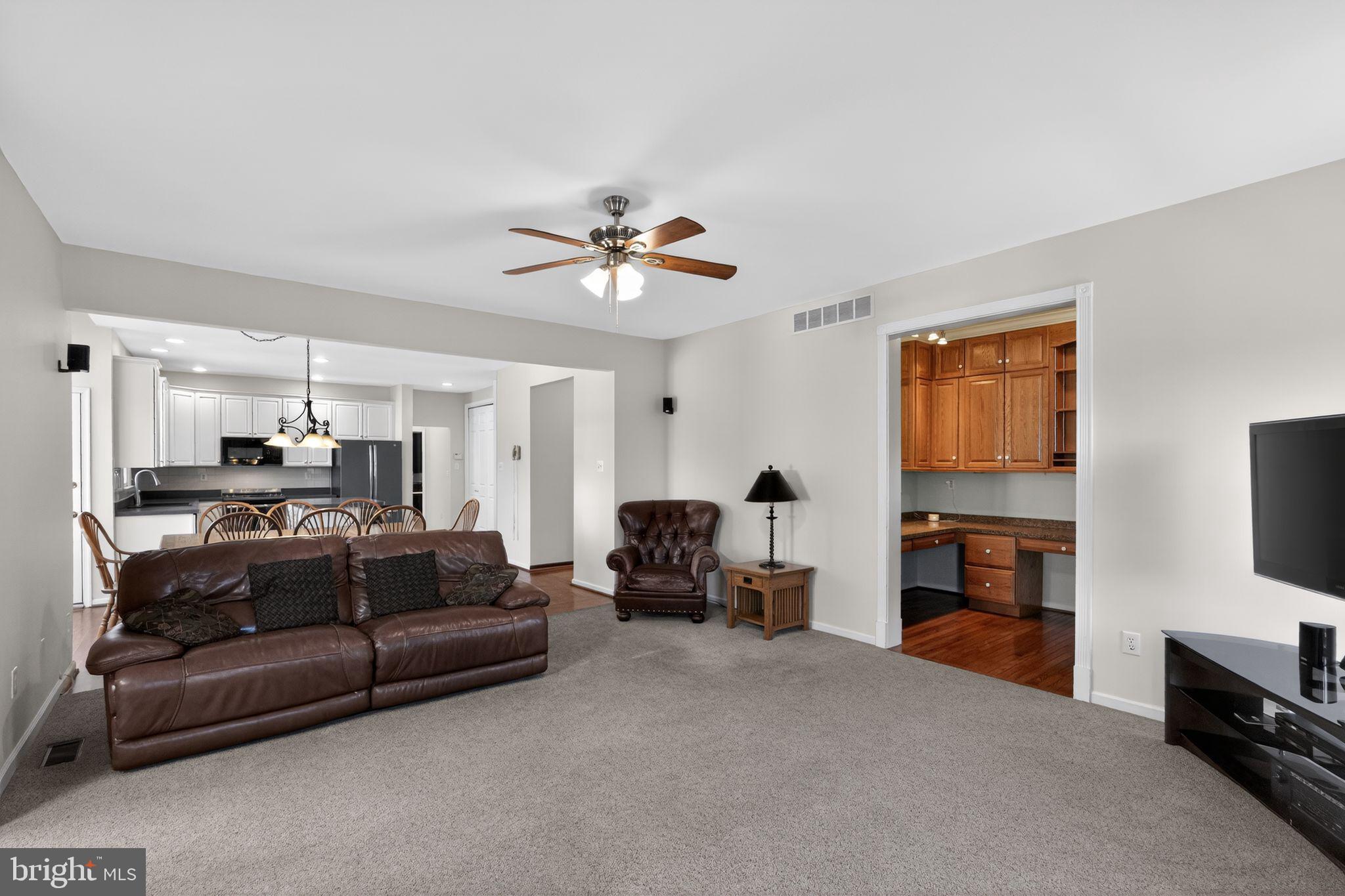 MAINLAND RIDGE - Commercial Sale