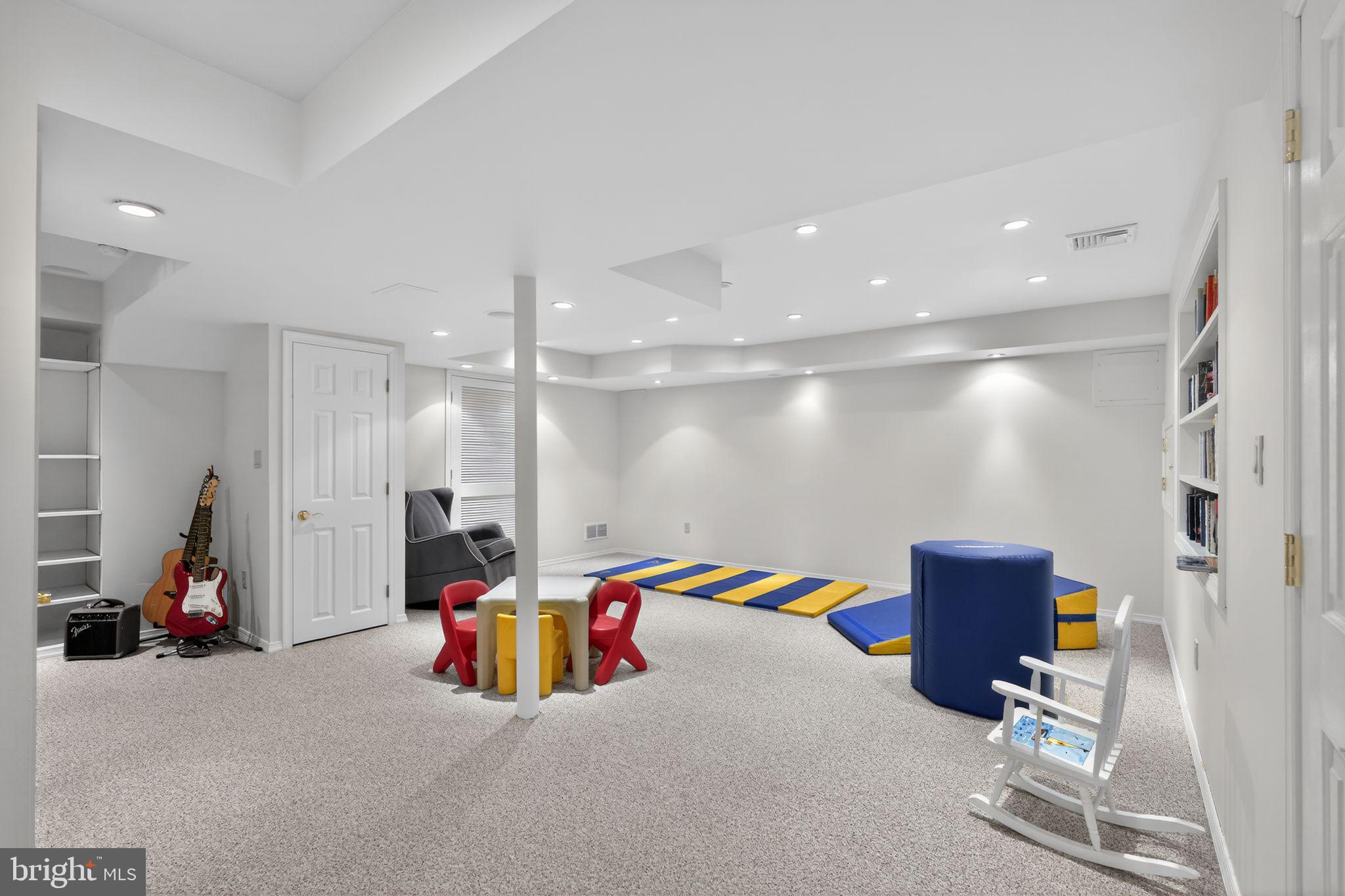 MAINLAND RIDGE - Commercial Sale