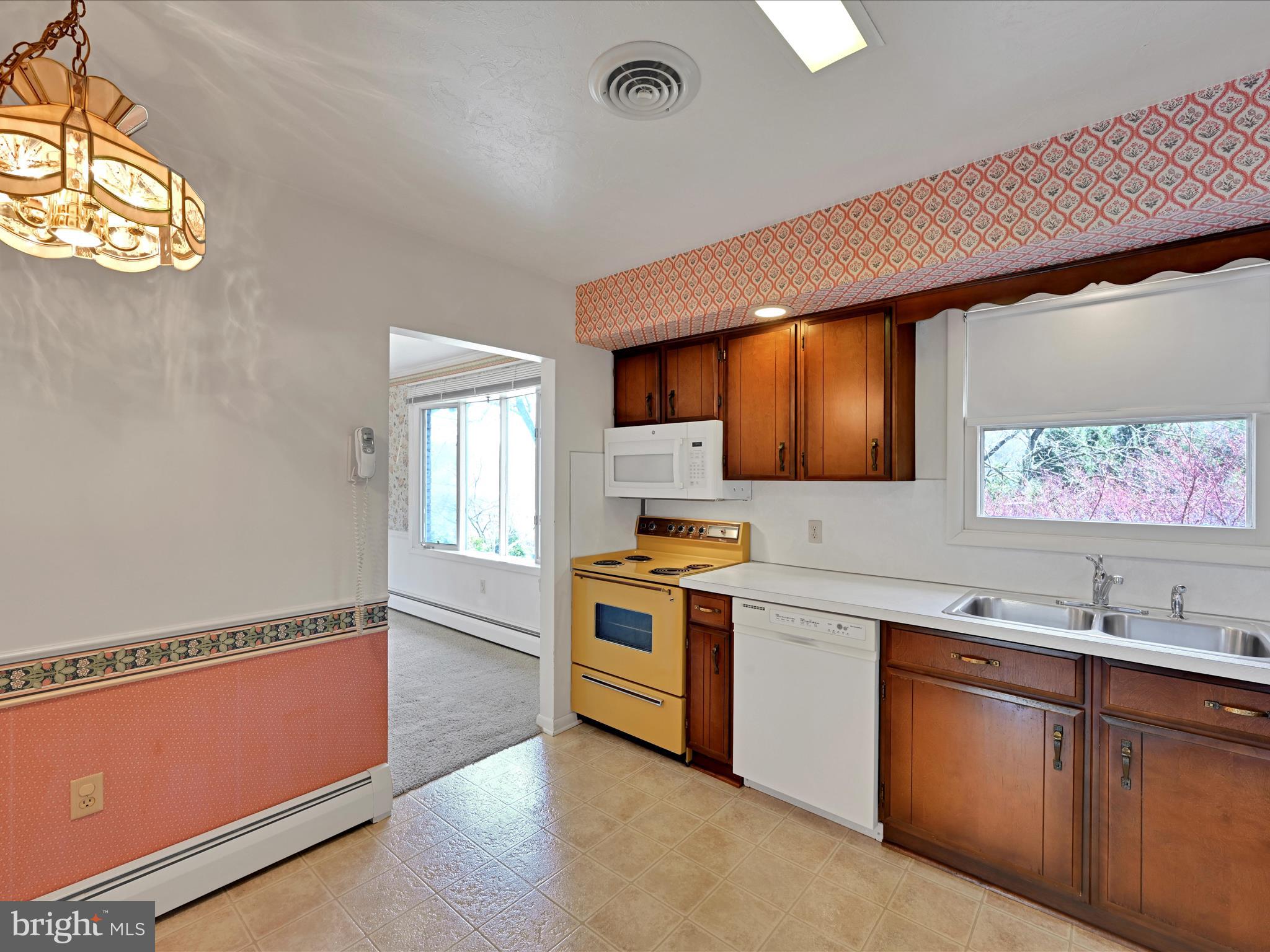 ARLINGTON PARK - Residential