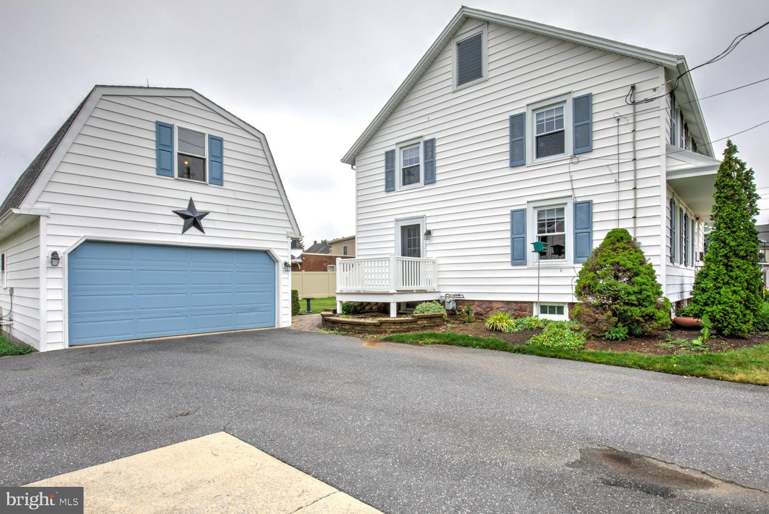 NEW HOLLAND BOROUGH - Residential