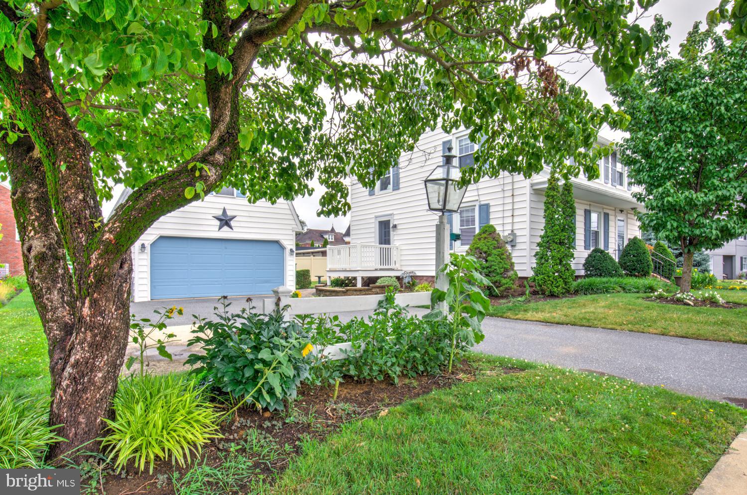 NEW HOLLAND BOROUGH - Residential
