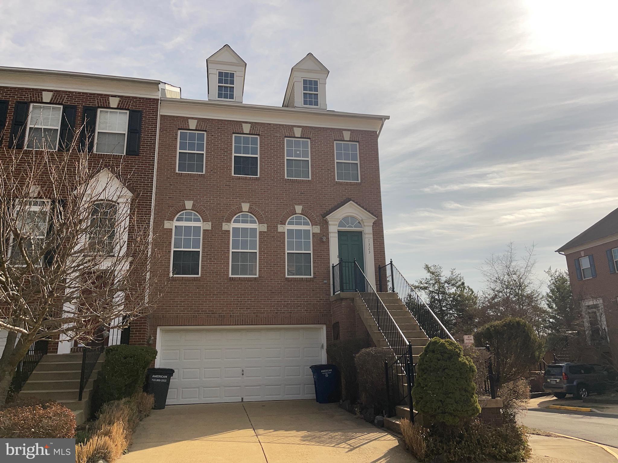 TOWNES OF MANCHESTER WOODS - Residential
