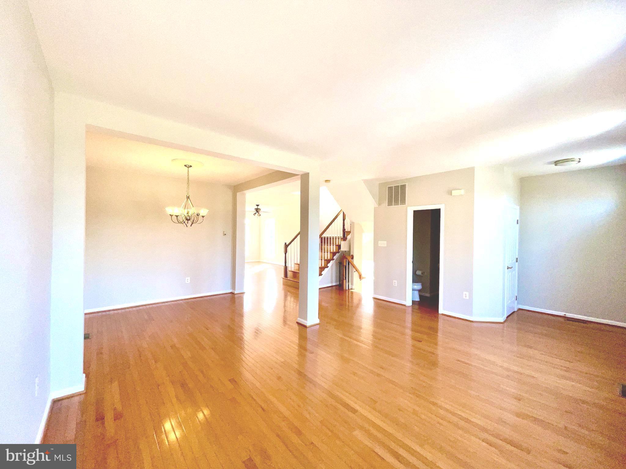 TOWNES OF MANCHESTER WOODS - Residential