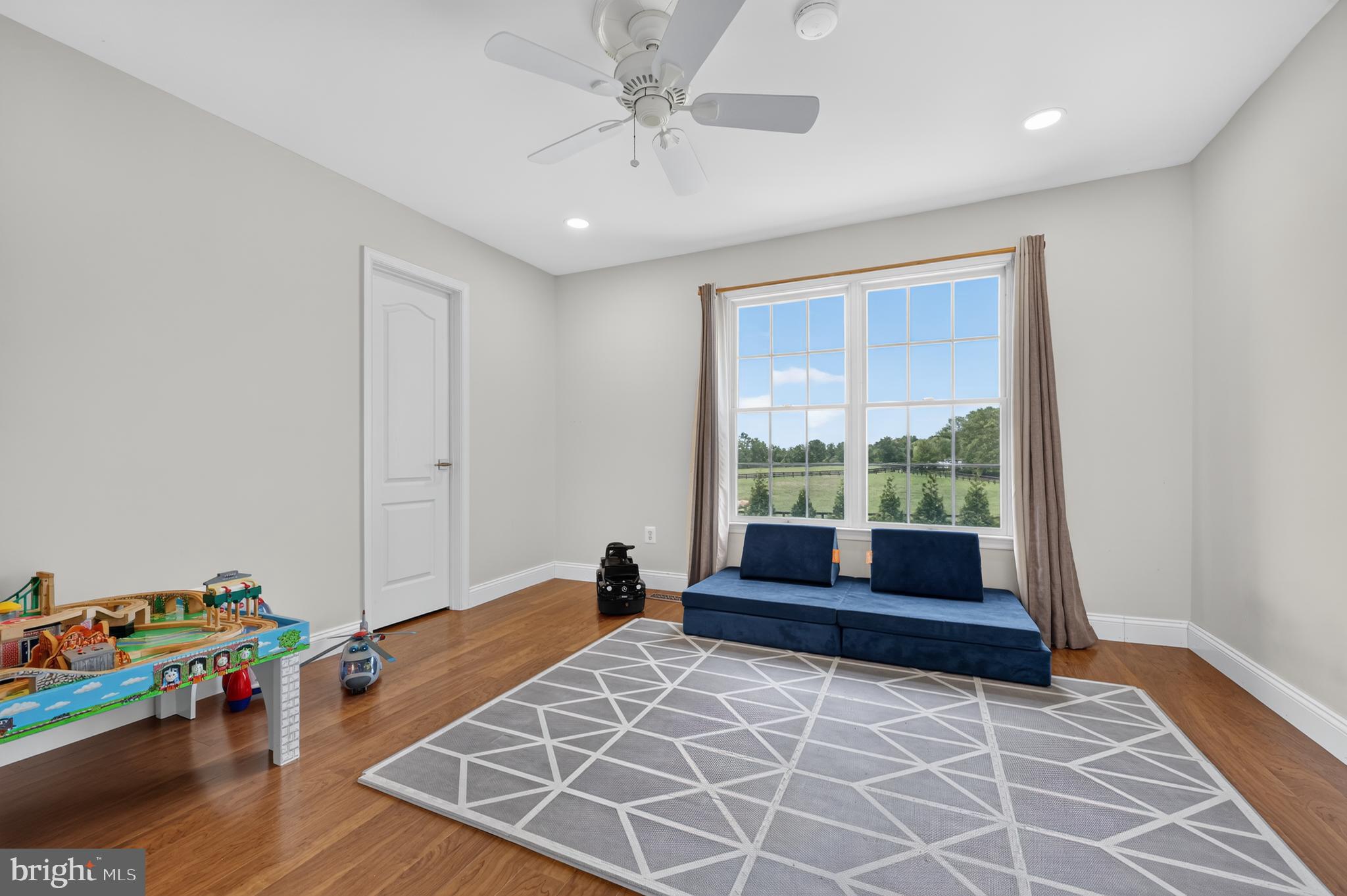 NEWTOWN MEADOWS - Residential
