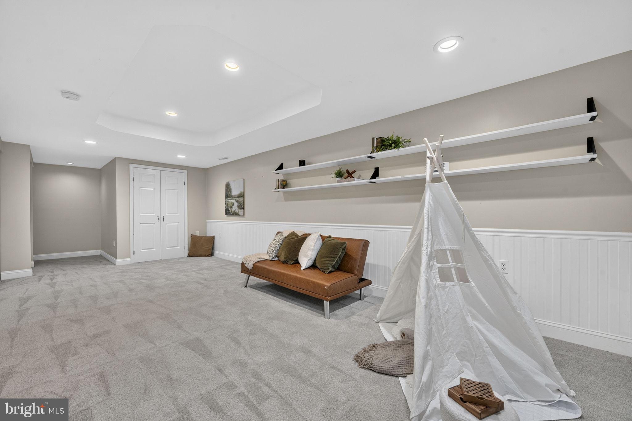BURKE CENTRE - Residential