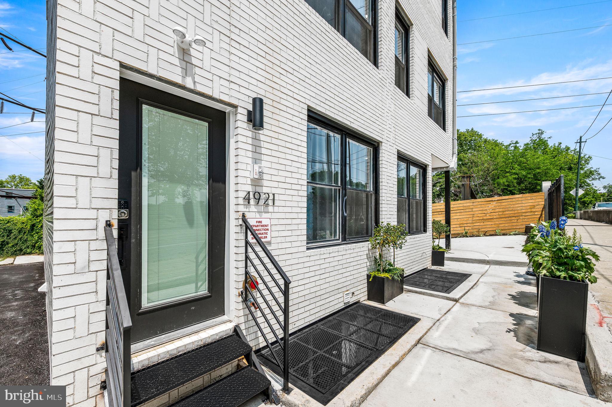 WEST PHILADELPHIA - Commercial Sale