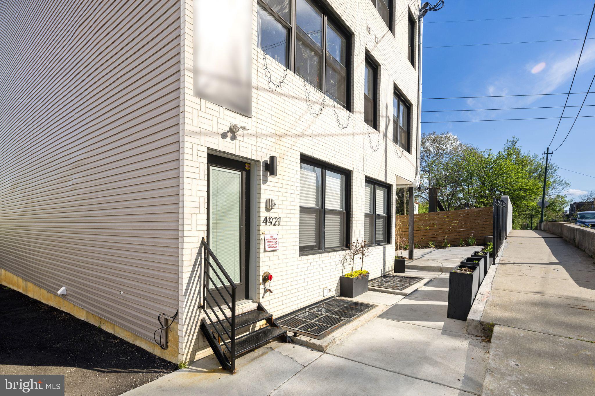 WEST PHILADELPHIA - Commercial Sale