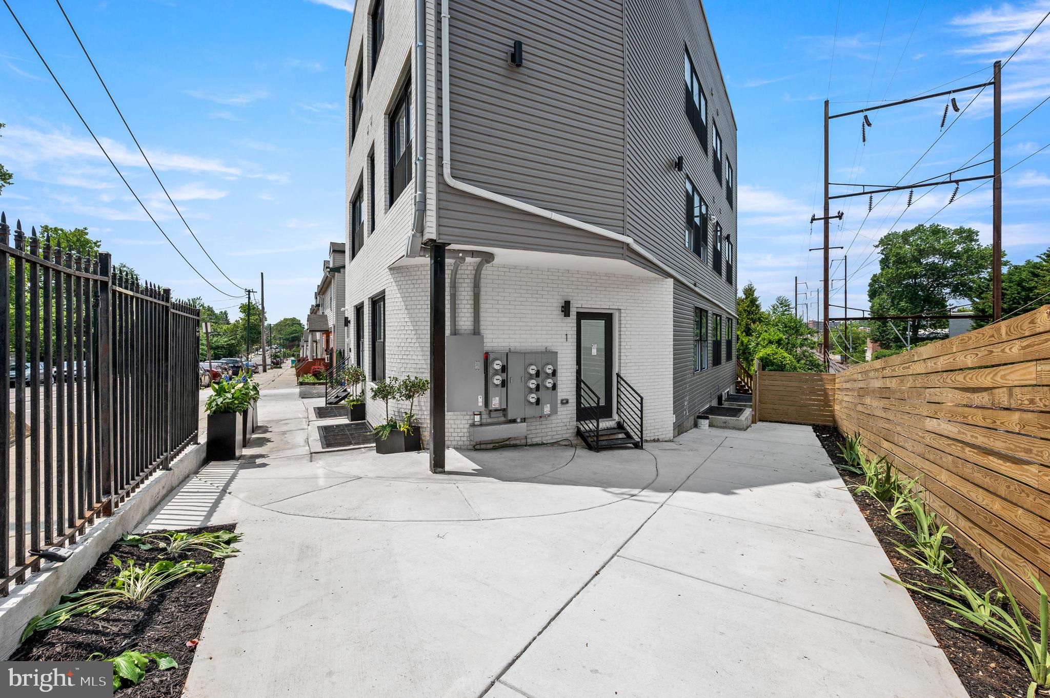WEST PHILADELPHIA - Commercial Sale