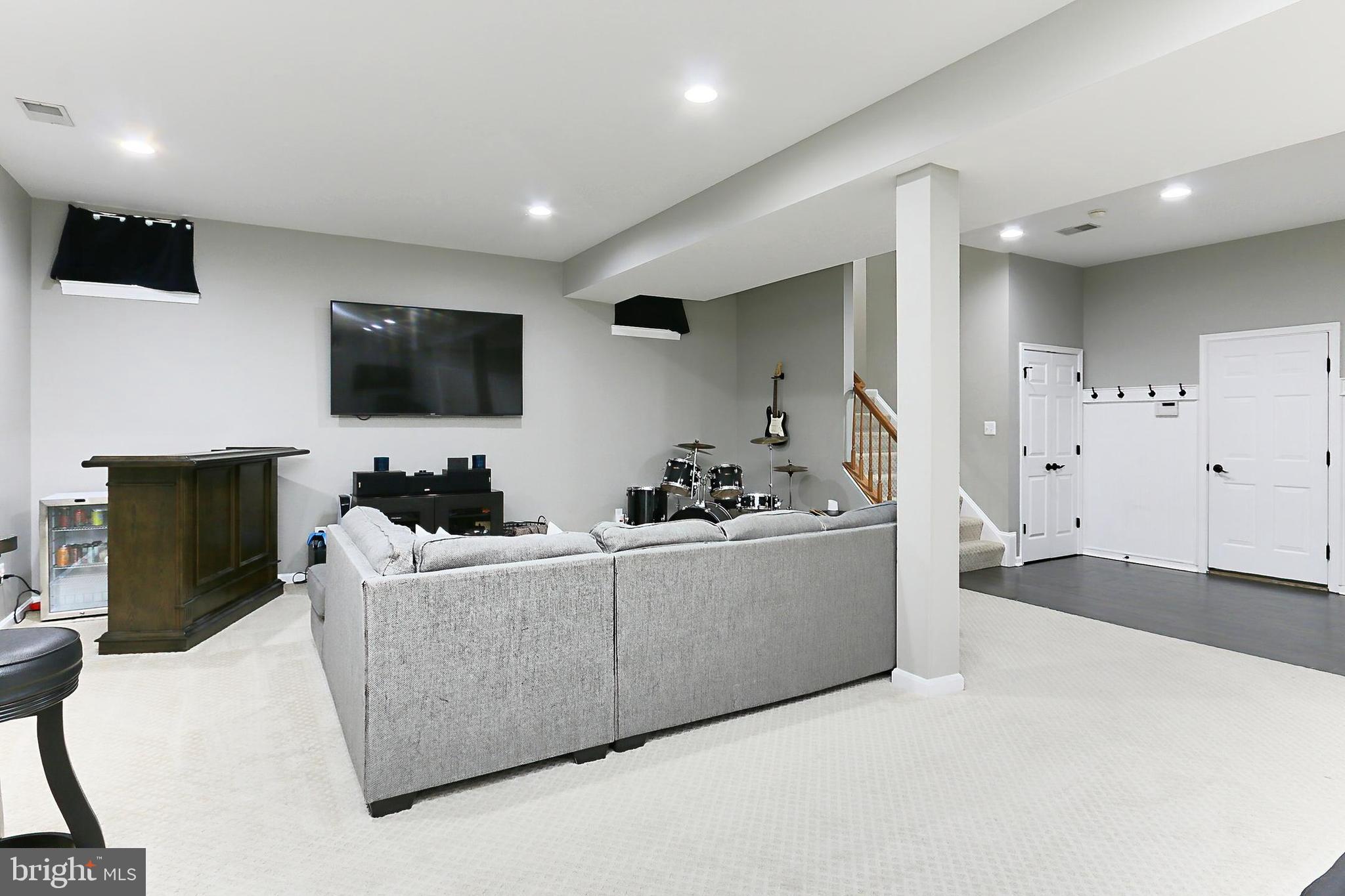 GOVERNORS HILL - Residential