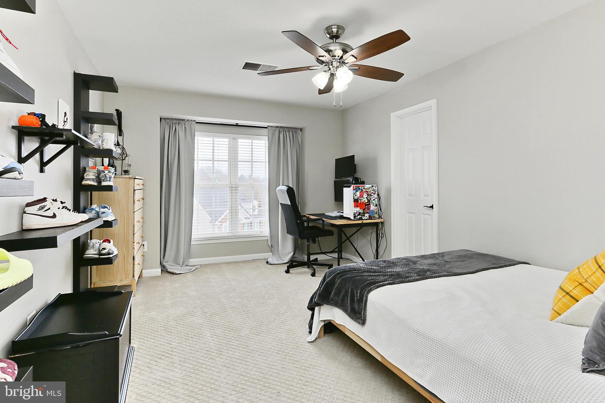GOVERNORS HILL - Residential
