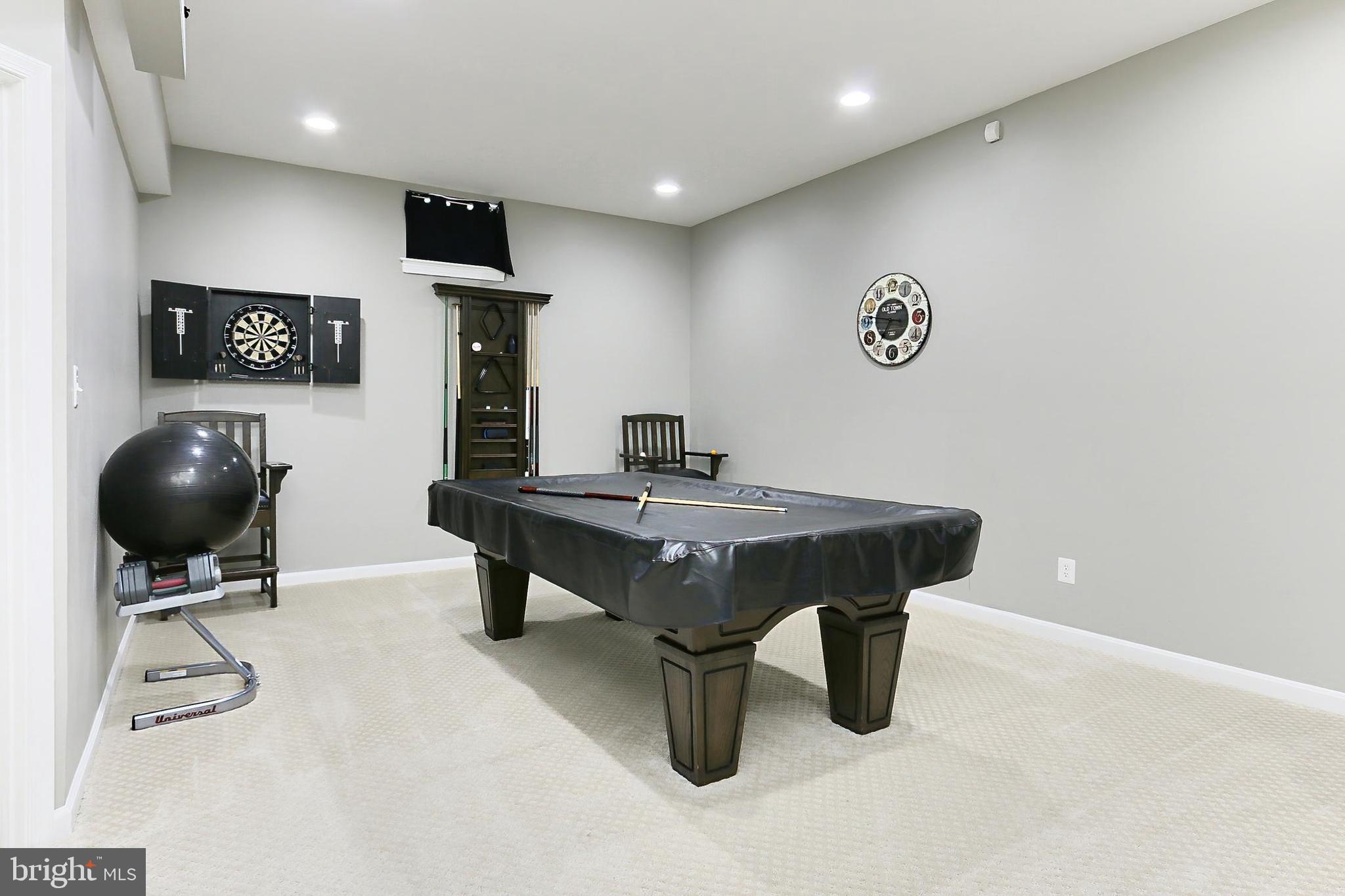 GOVERNORS HILL - Residential