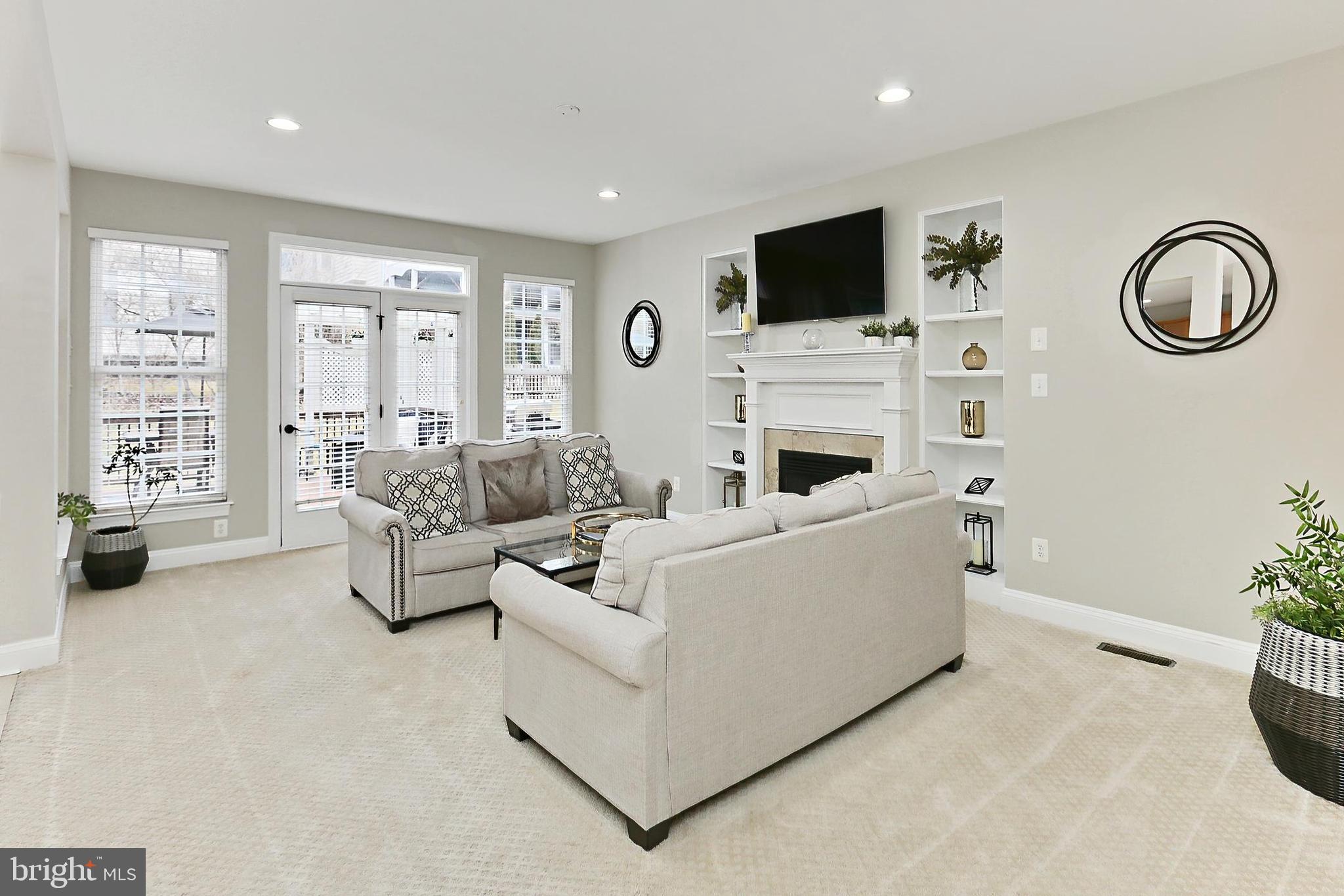 GOVERNORS HILL - Residential
