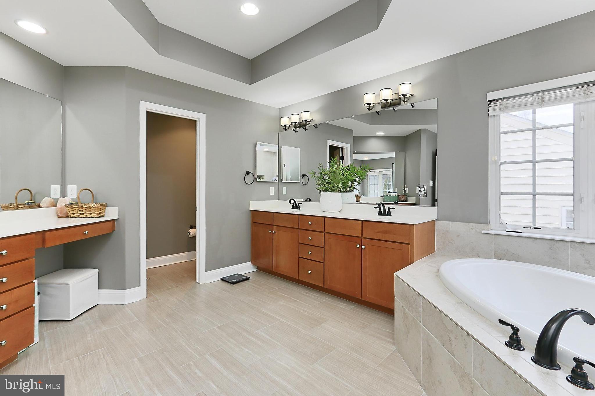 GOVERNORS HILL - Residential