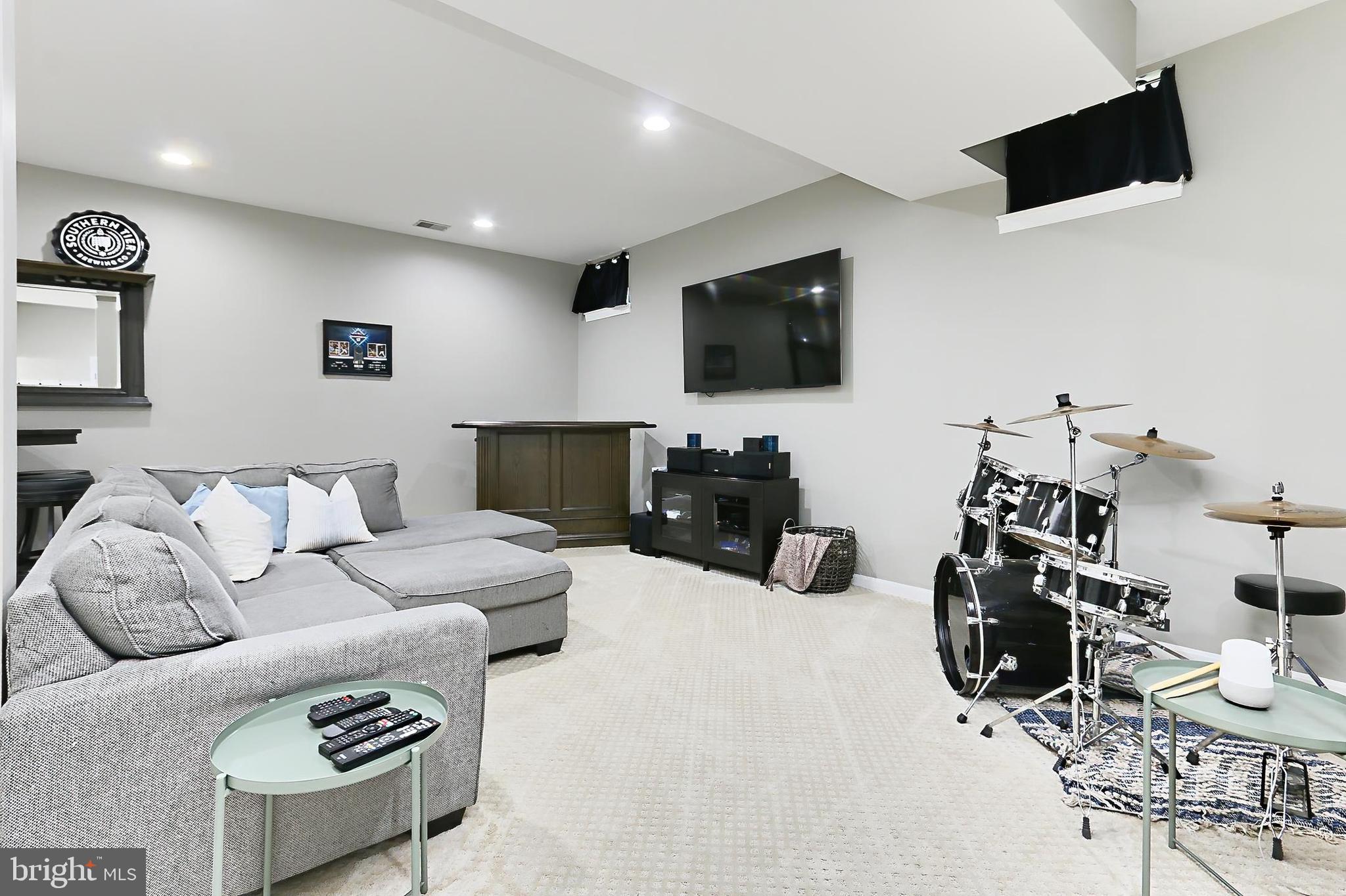 GOVERNORS HILL - Residential