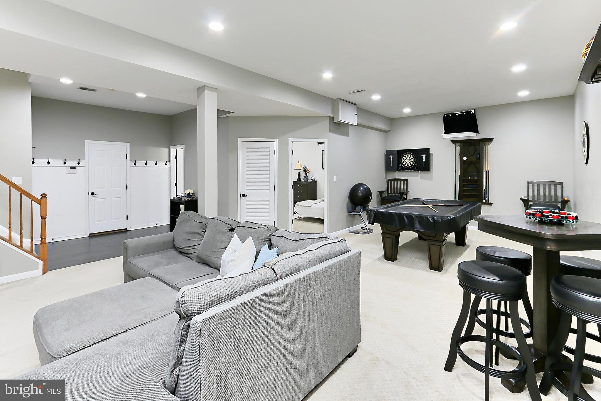 GOVERNORS HILL - Residential
