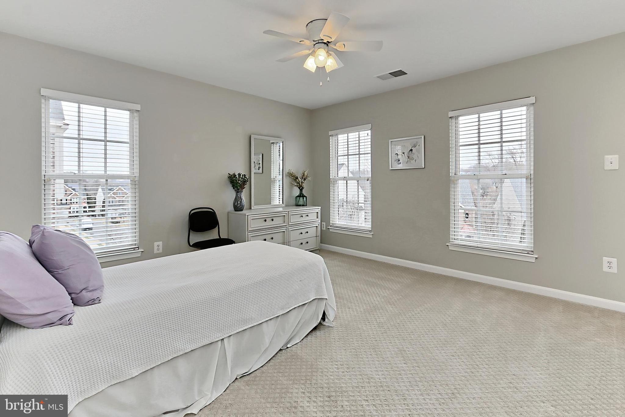 GOVERNORS HILL - Residential