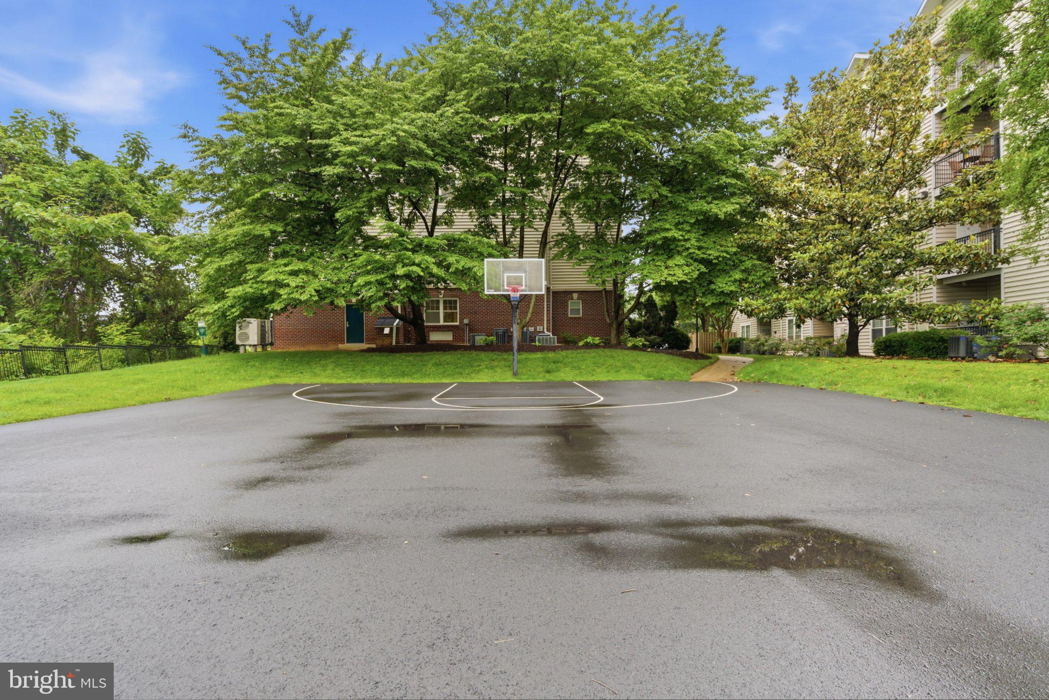 GATES OF MCLEAN - Residential