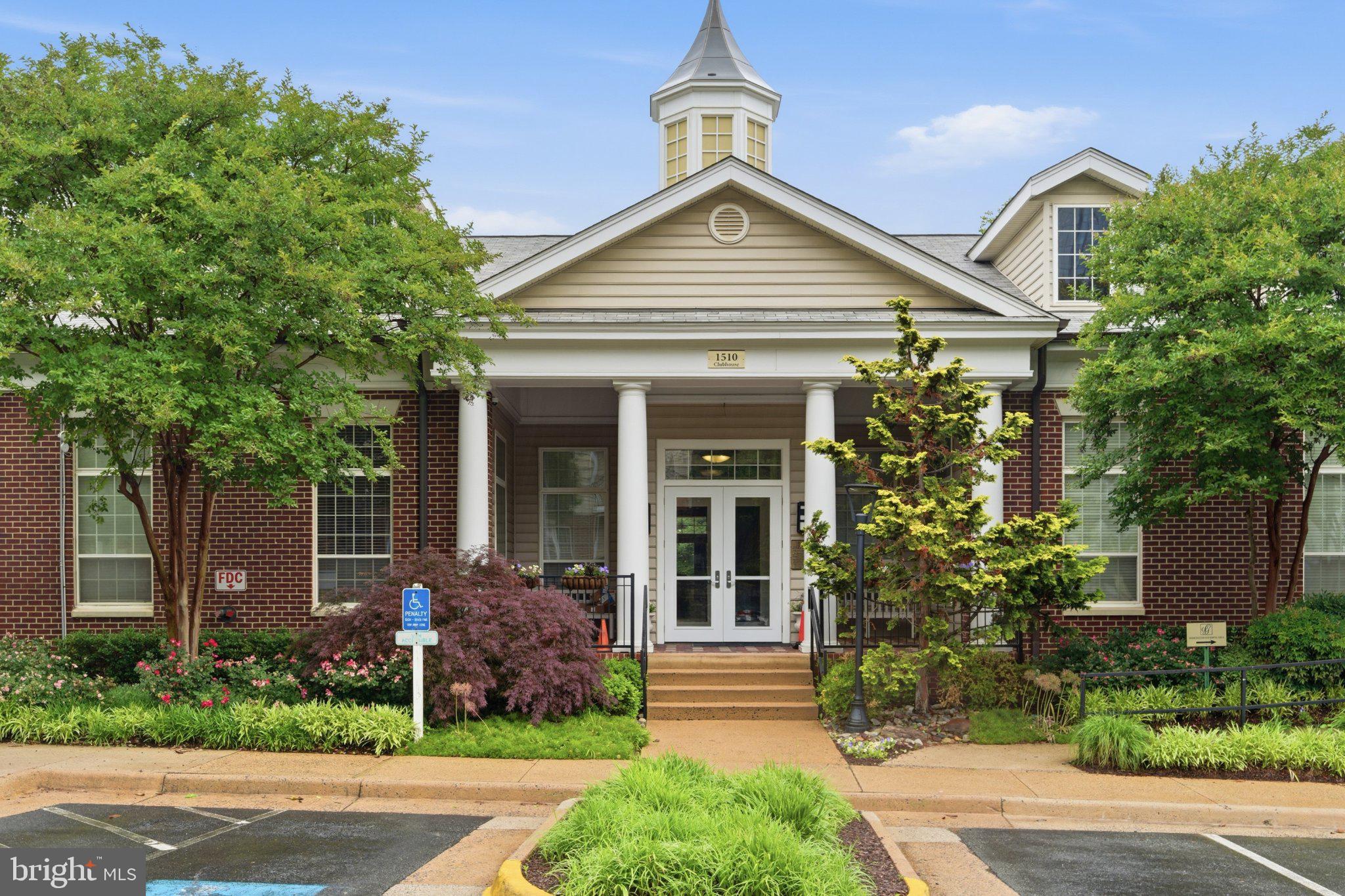 GATES OF MCLEAN - Residential