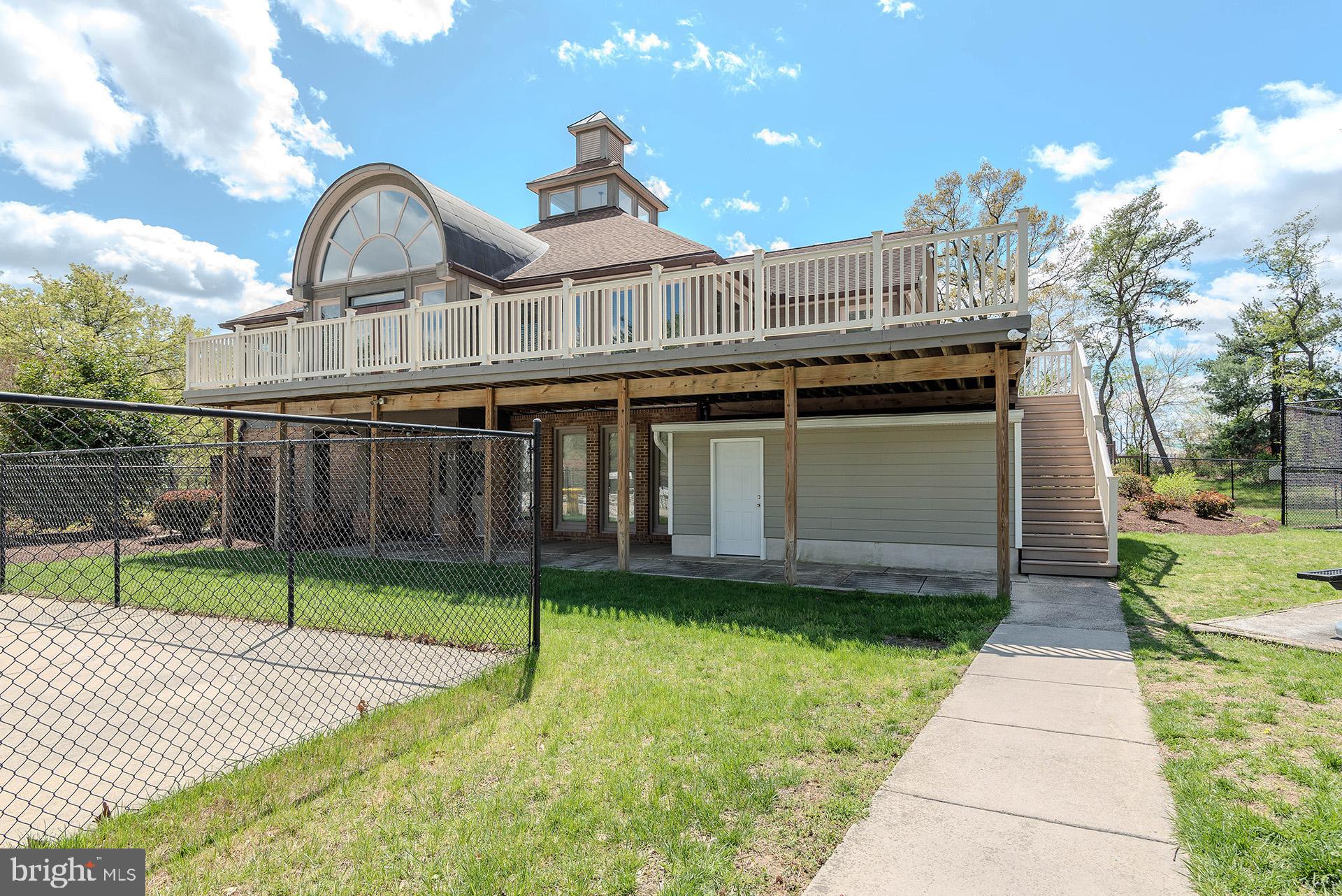 SEVEN OAKS - Residential