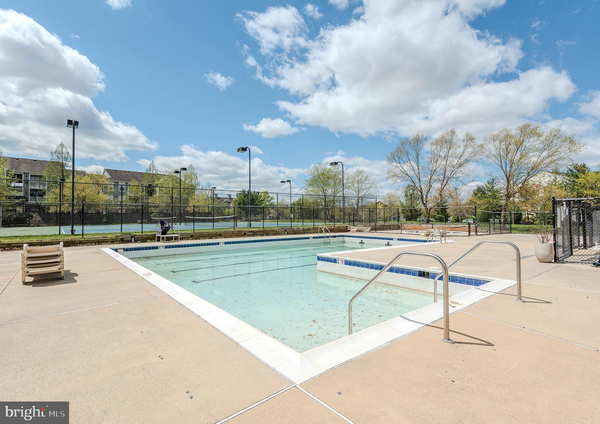 SEVEN OAKS - Residential
