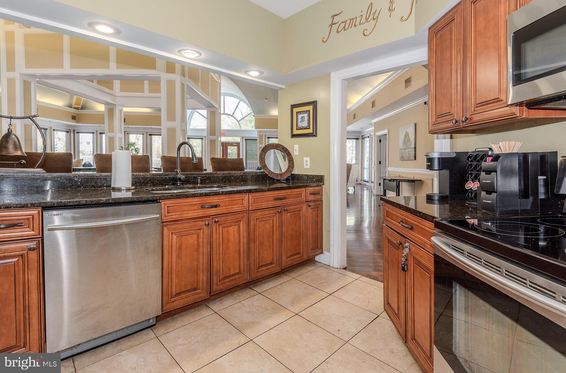 SEVEN OAKS - Residential