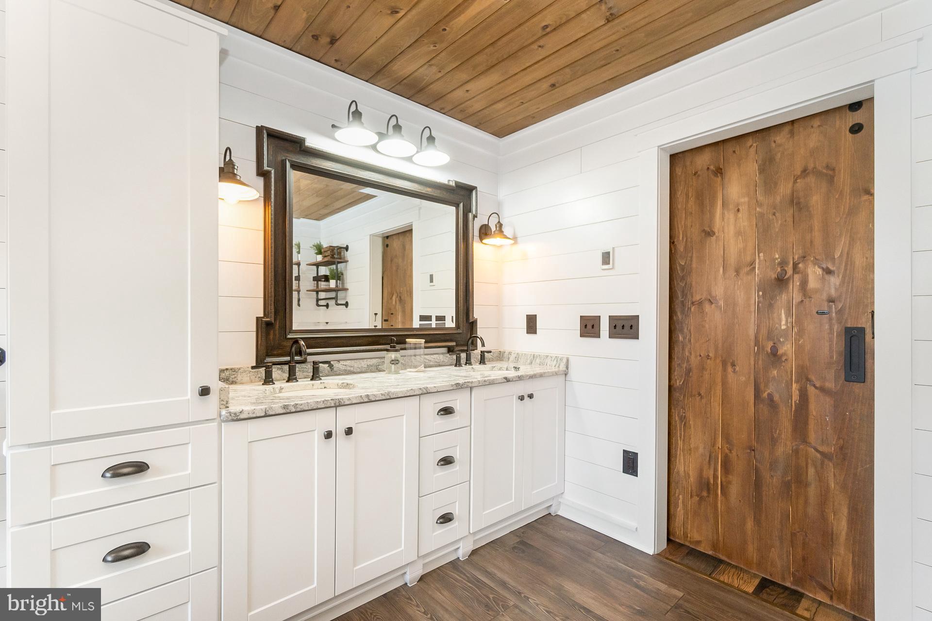 MOUNT N DALE - Residential