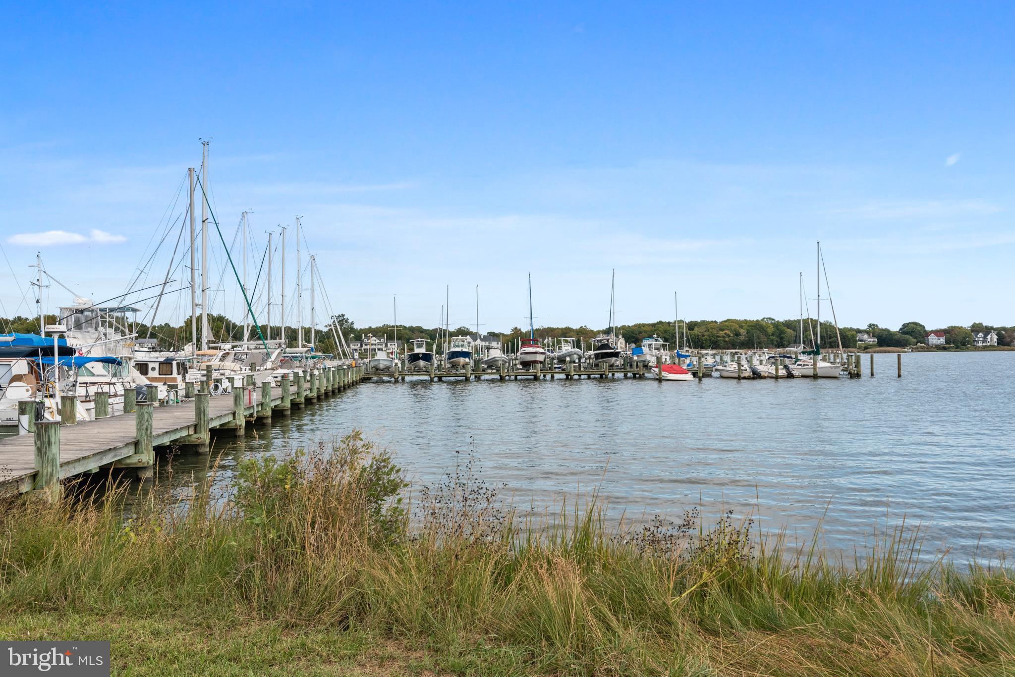 HILLSMERE SHORES - Residential