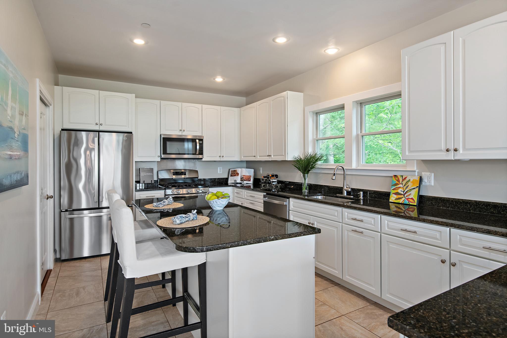 HILLSMERE SHORES - Residential