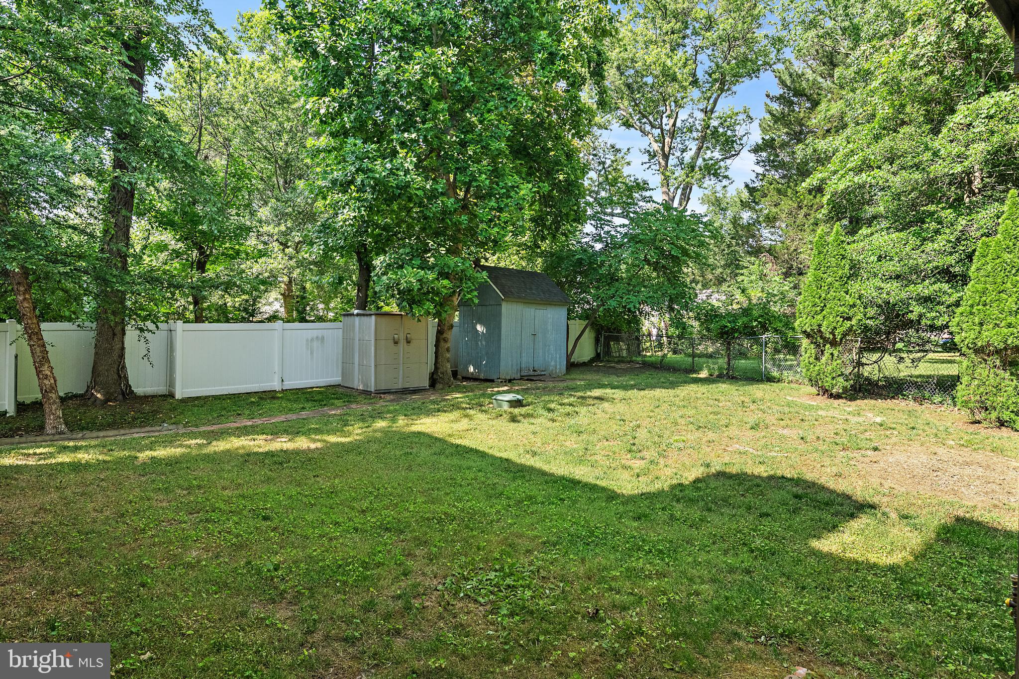 HILLSMERE SHORES - Residential