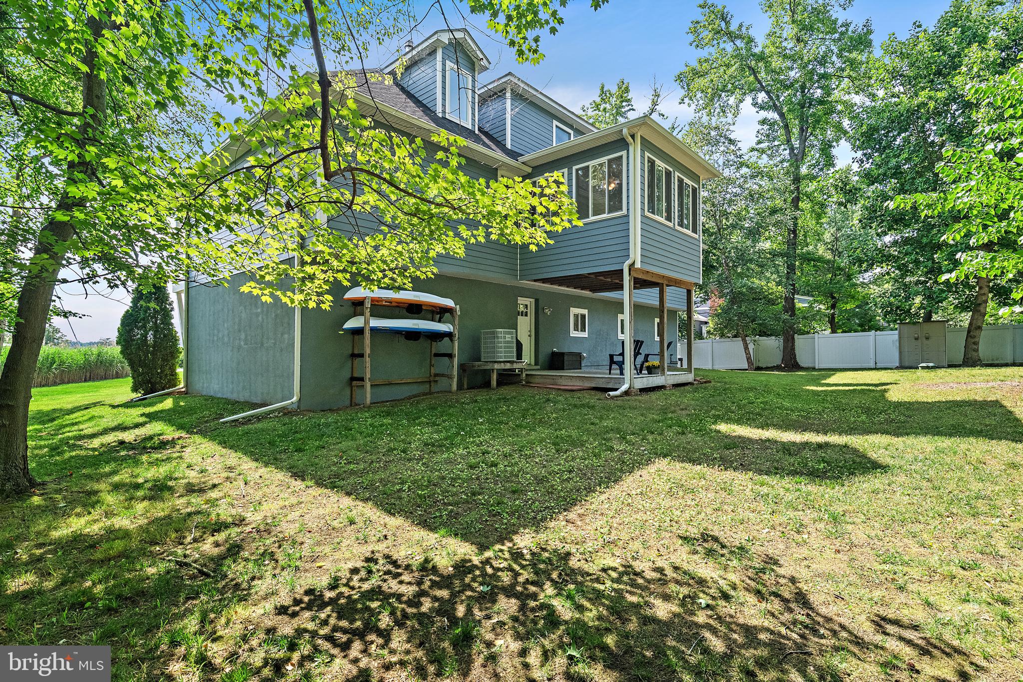 HILLSMERE SHORES - Residential