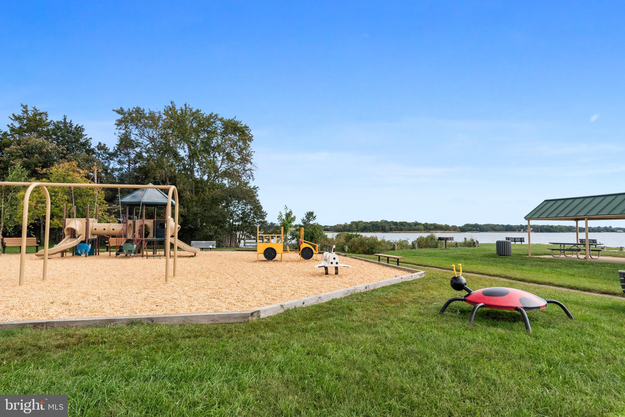 HILLSMERE SHORES - Residential
