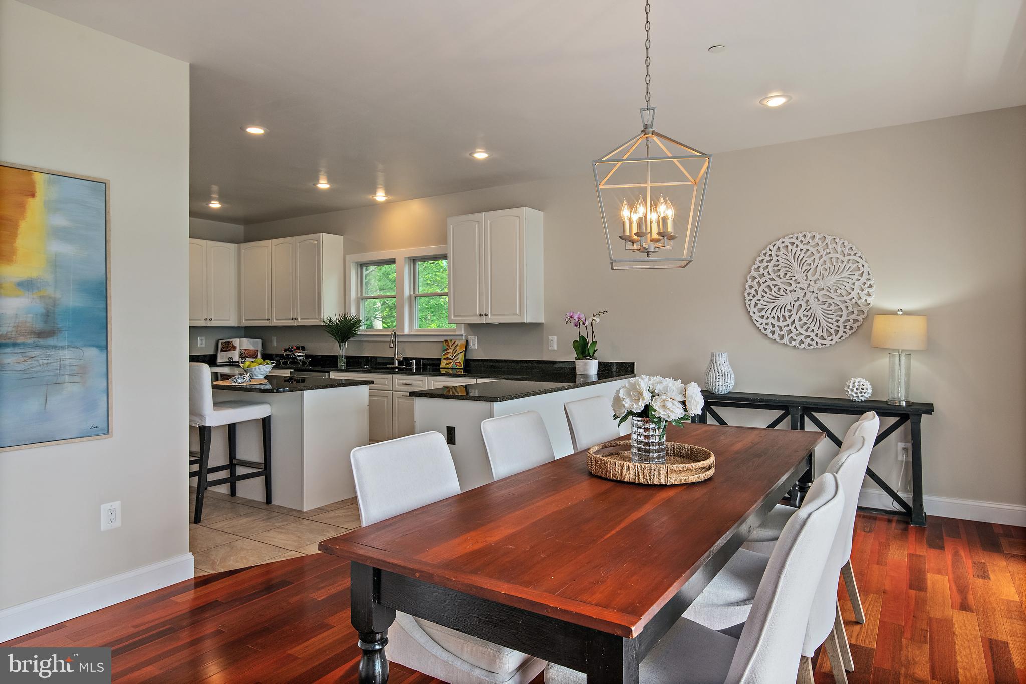 HILLSMERE SHORES - Residential