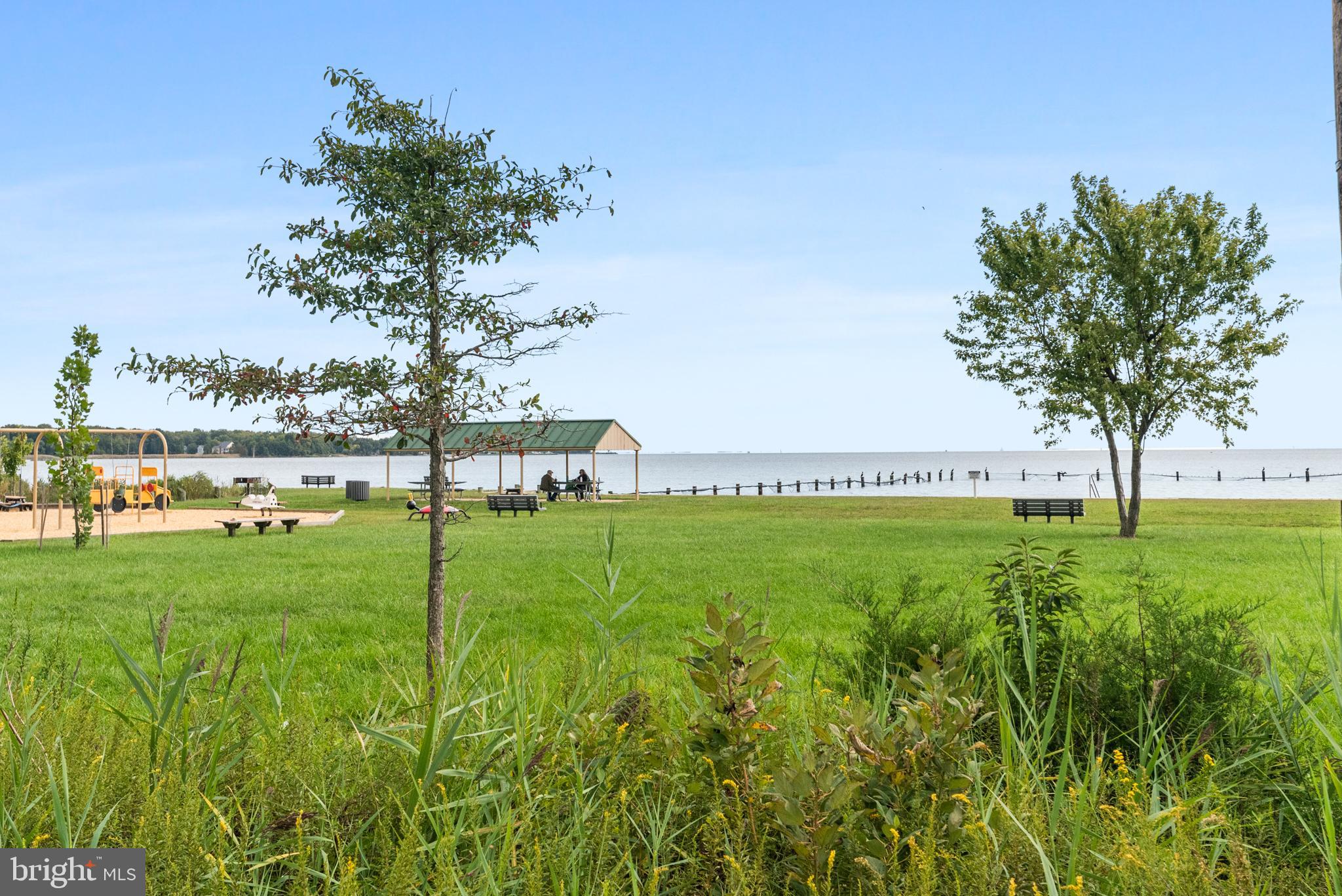 HILLSMERE SHORES - Residential
