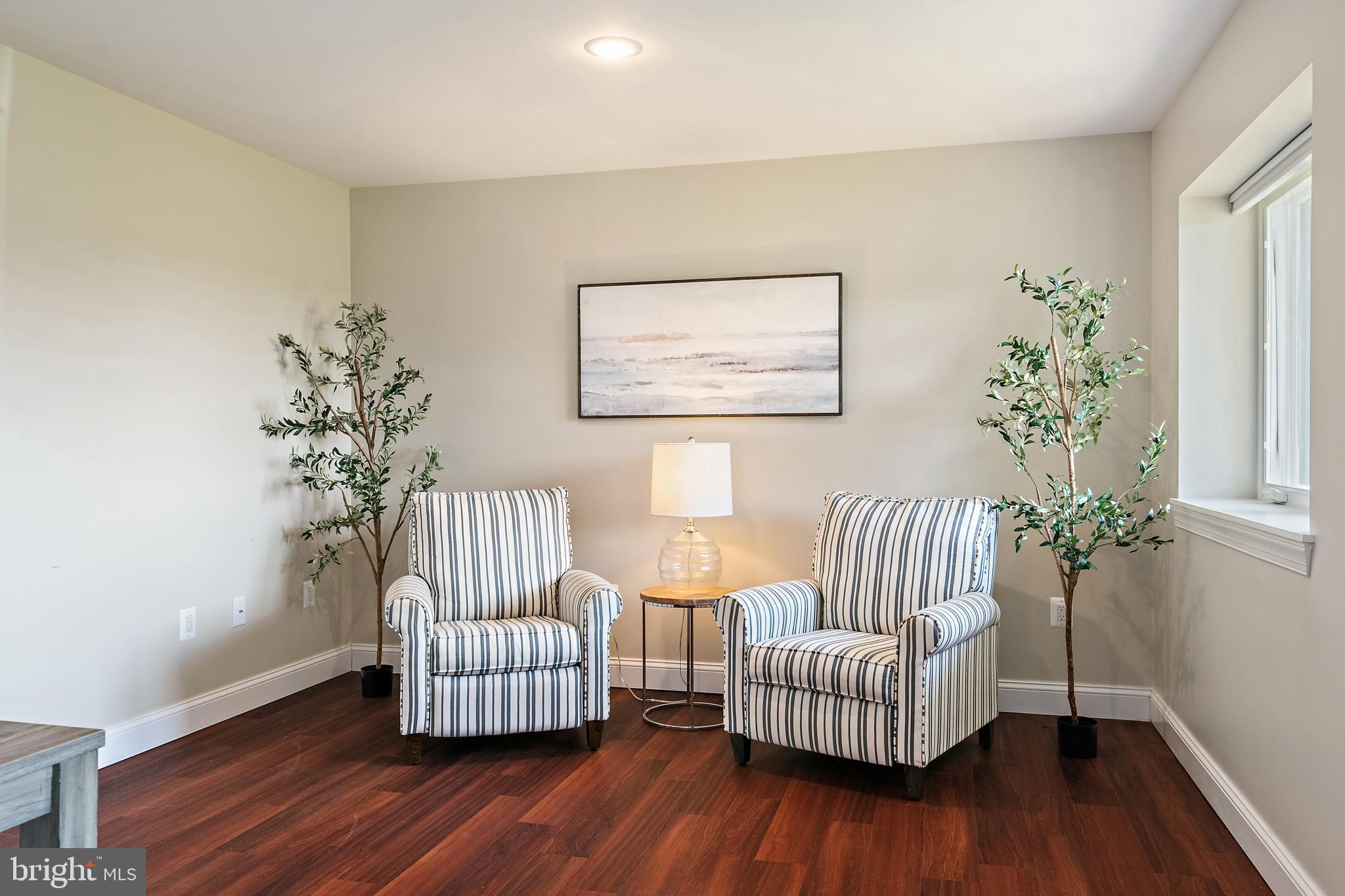 HILLSMERE SHORES - Residential