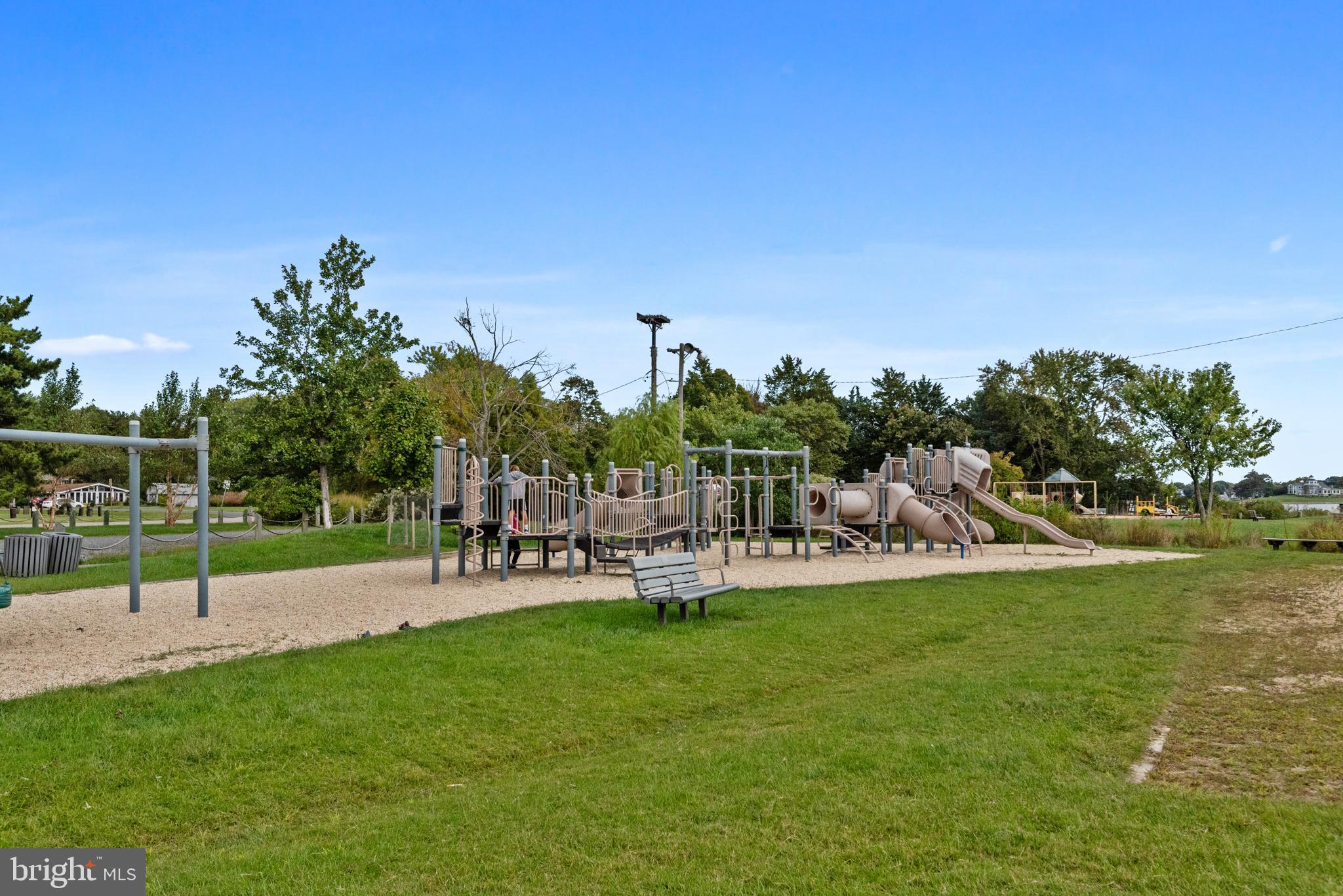 HILLSMERE SHORES - Residential
