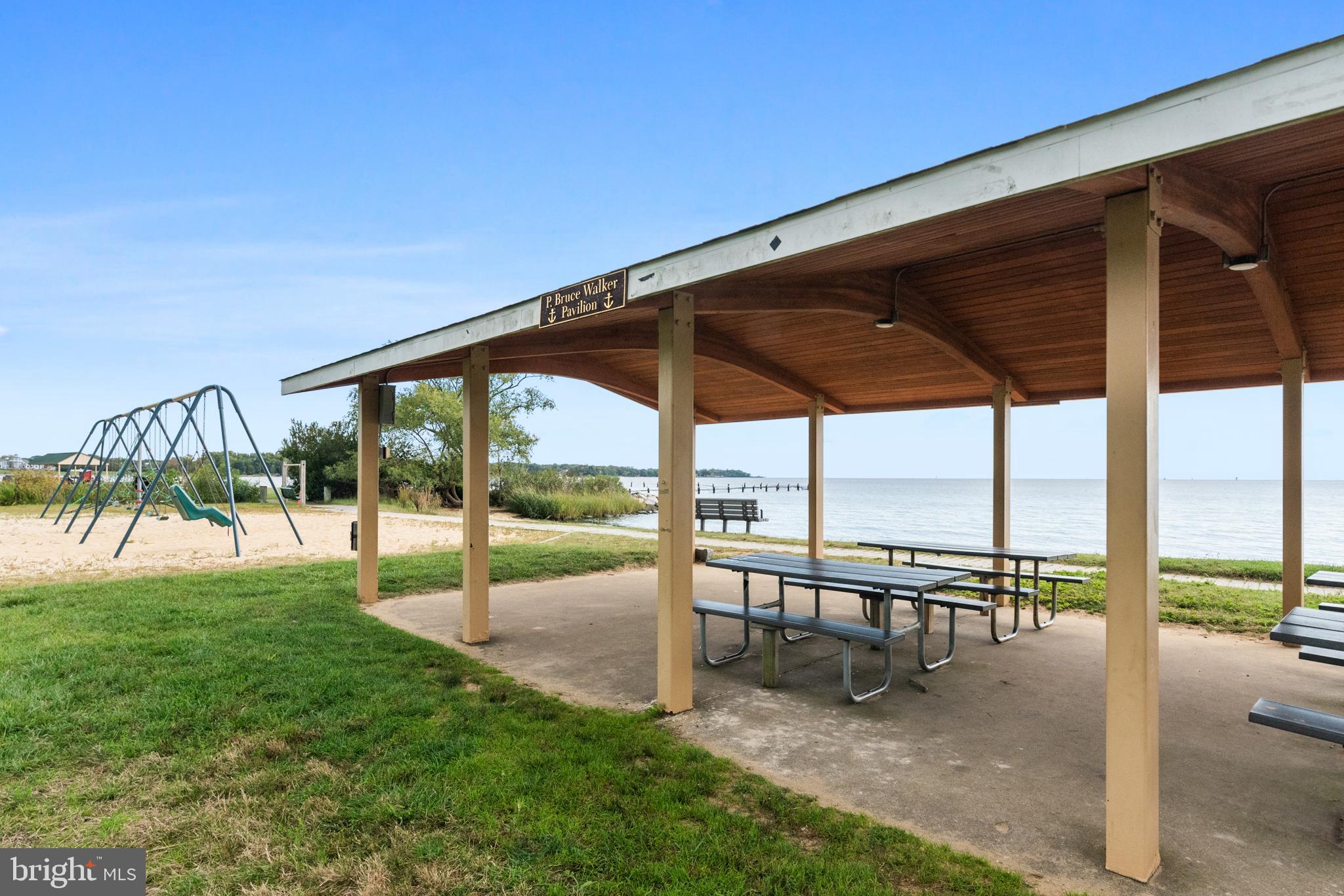 HILLSMERE SHORES - Residential