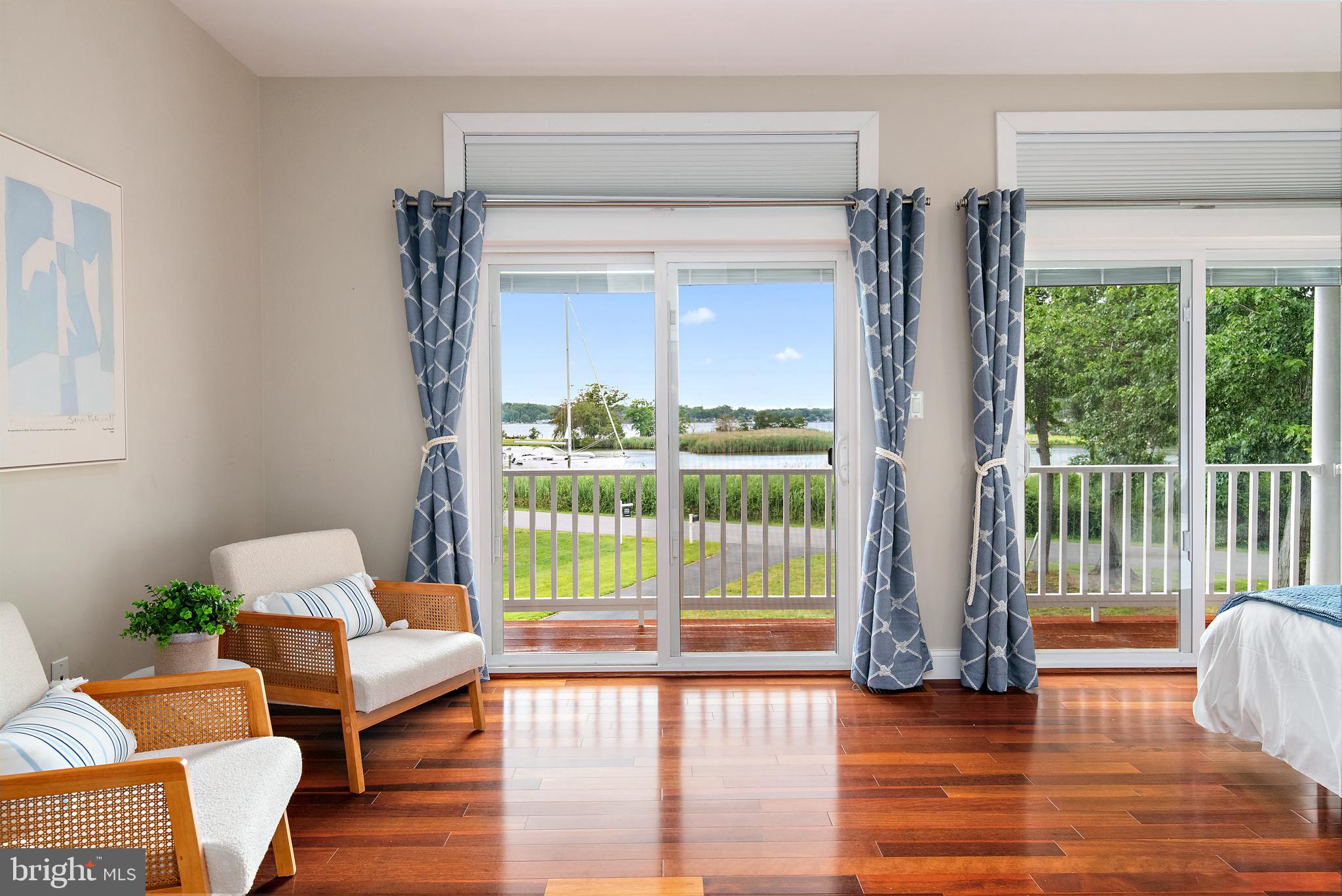 HILLSMERE SHORES - Residential