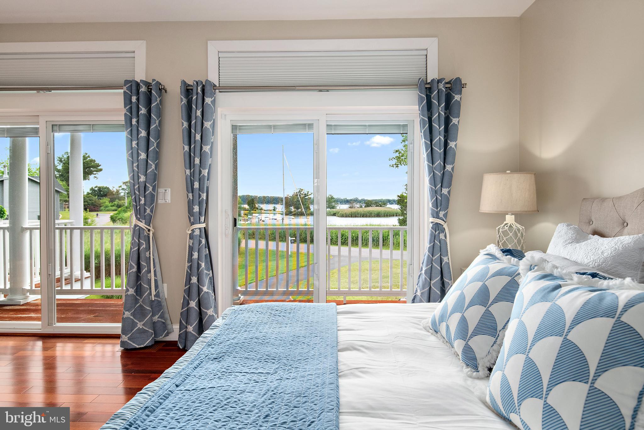HILLSMERE SHORES - Residential