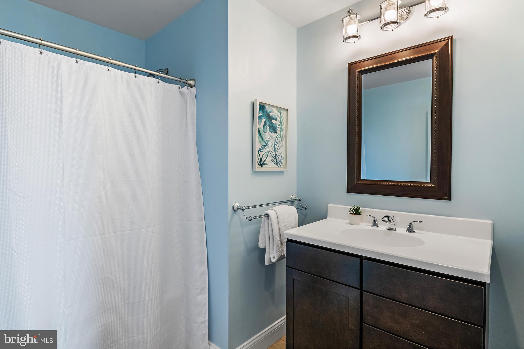 HILLSMERE SHORES - Residential