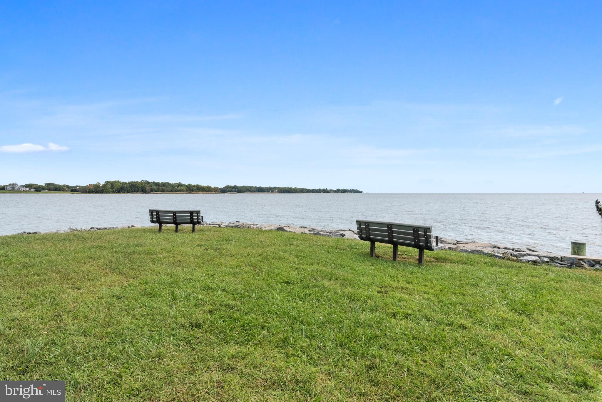 HILLSMERE SHORES - Residential