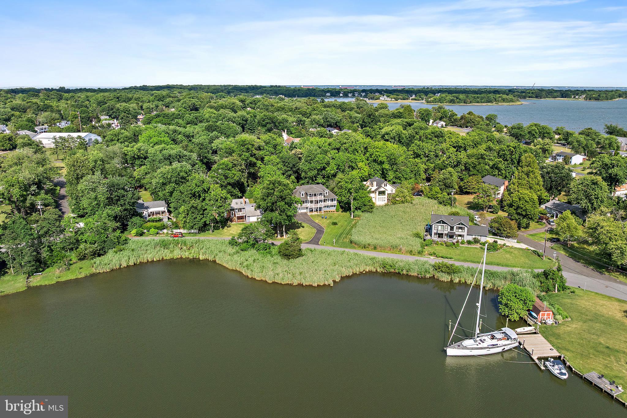 HILLSMERE SHORES - Residential