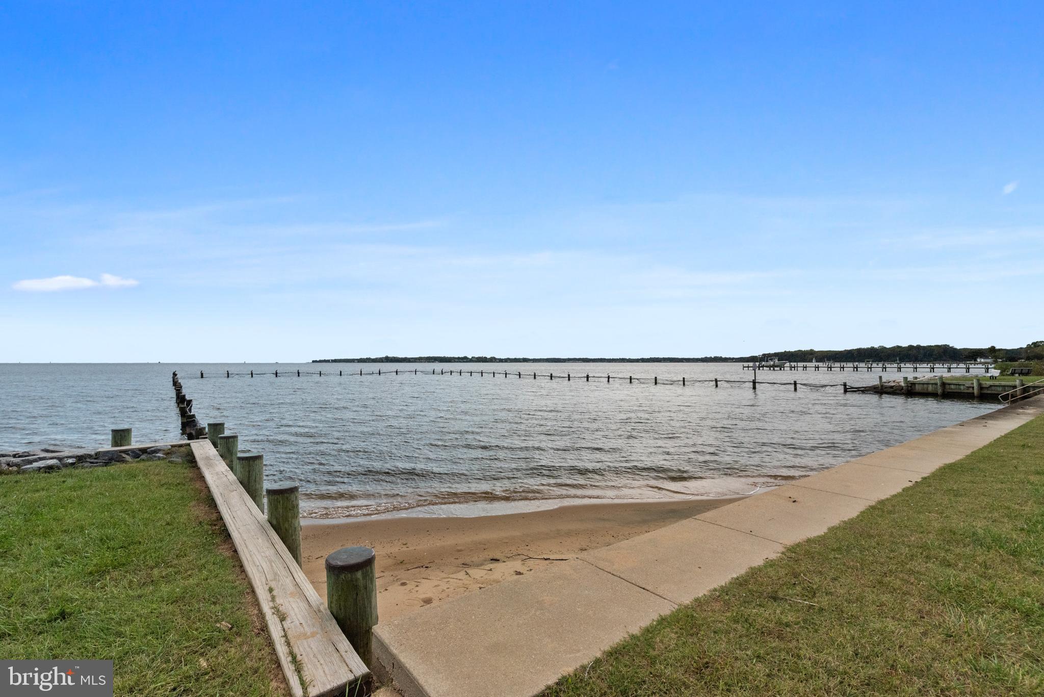 HILLSMERE SHORES - Residential