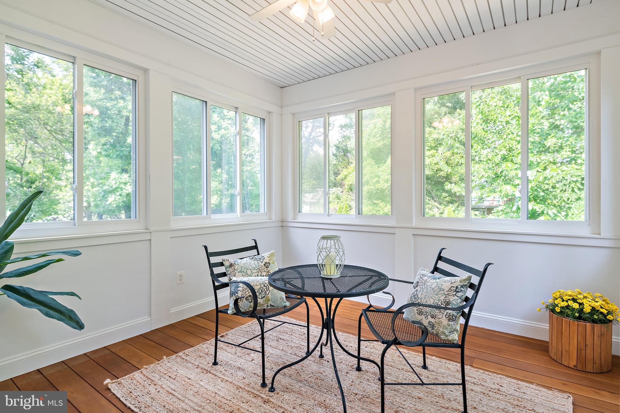 HILLSMERE SHORES - Residential
