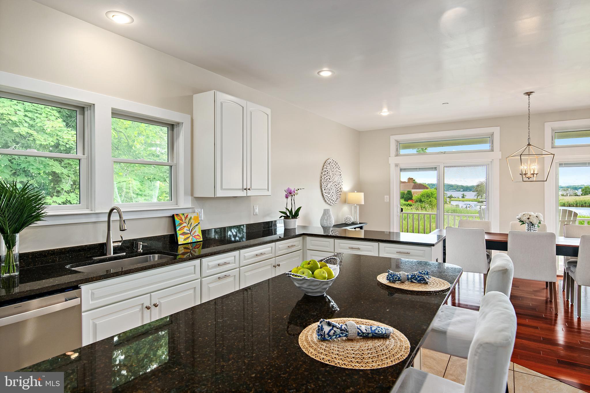 HILLSMERE SHORES - Residential
